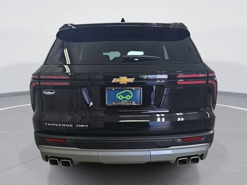 Used 2025 Chevrolet Traverse LT AWD/4WD image 5