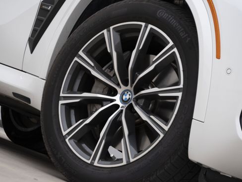 Certified 2024 BMW X5 xDrive50e w/ Executive Package image 9