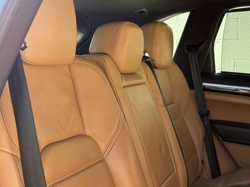 Used 2017 Porsche Cayenne S image 26
