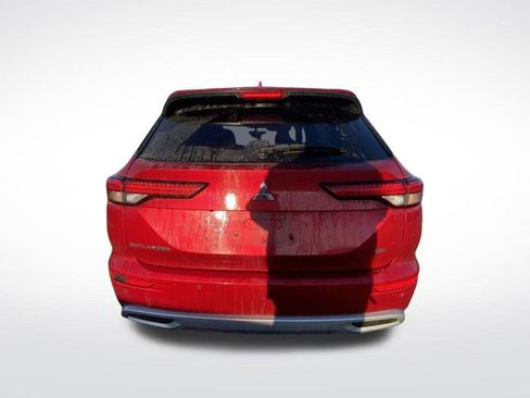 Used 2024 Mitsubishi Outlander SE Black Edition image 9