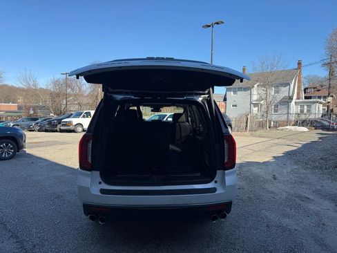 Used 2024 GMC Yukon AT4 w/ AT4 Premium Plus Package image 5