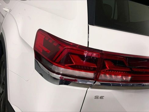 Used 2025 Volkswagen Atlas SE AWD/4WD image 27