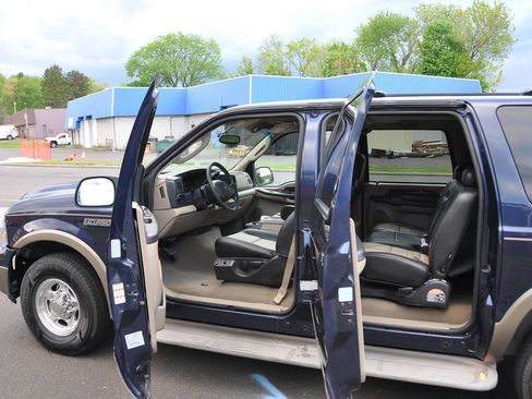 Used 2005 Ford Excursion Eddie Bauer RWD image 15