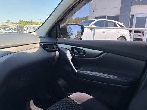 Used 2020 Nissan Rogue Sport S FWD image 23