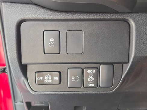 Used 2022 Toyota Tacoma TRD Off-Road image 30