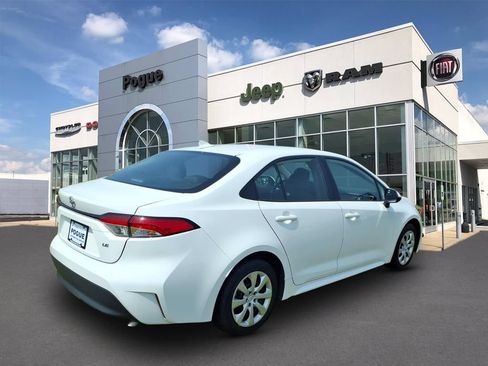 Used 2024 Toyota Corolla LE FWD image 3