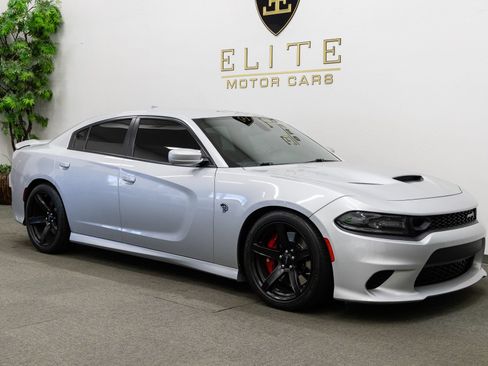 Used 2019 Dodge Charger SRT Hellcat w/ Harman/Kardon Audio Group RWD image 9