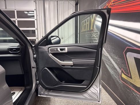 Used 2023 Ford Explorer XLT w/ Equipment Group 202A image 29