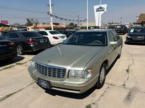 Used 1997 Cadillac De Ville Sedan FWD image 3