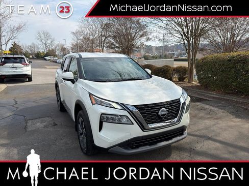 Certified 2023 Nissan Rogue SV image 1