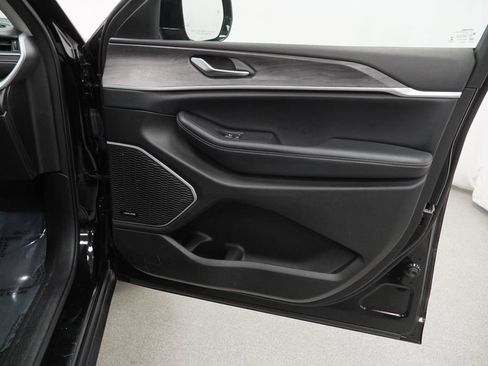 Used 2022 Jeep Grand Cherokee L Limited image 49