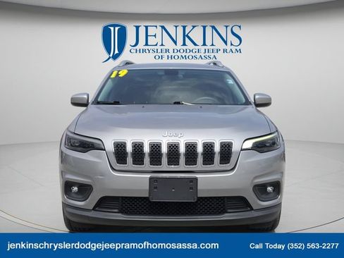 Certified 2019 Jeep Cherokee Latitude w/ Popular Appearance Group FWD image 12