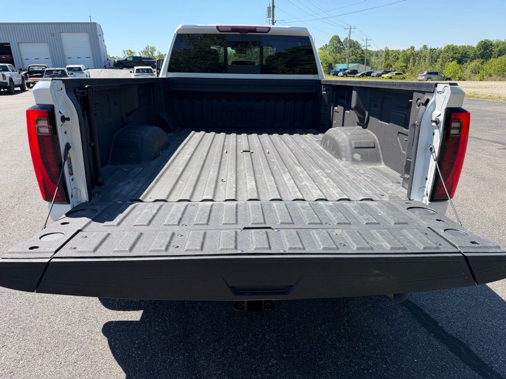 Used 2025 GMC Sierra 3500 Denali w/ Denali Reserve Package AWD/4WD image 18