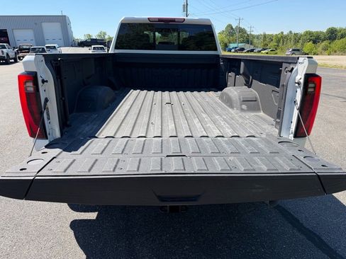 Used 2025 GMC Sierra 3500 Denali w/ Denali Reserve Package AWD/4WD image 18