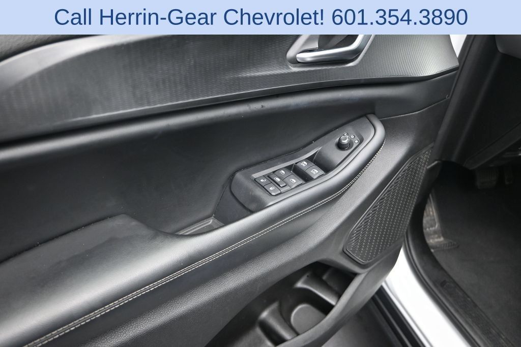 Used 2023 Jeep Grand Cherokee L Laredo RWD image 11