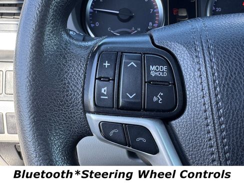 Used 2019 Toyota Highlander LE image 5