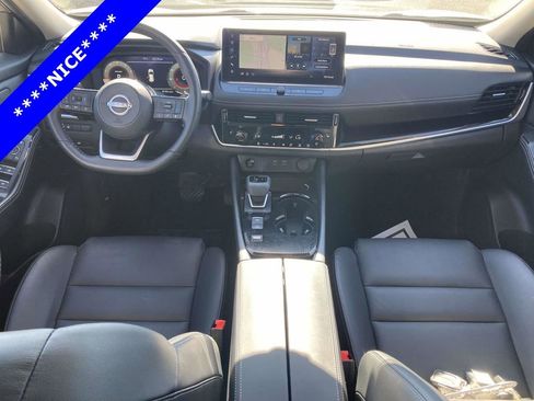 Used 2024 Nissan Rogue SL FWD image 14
