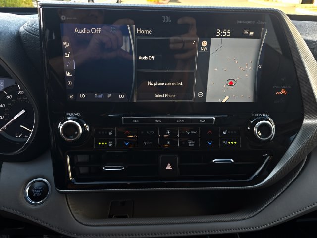 Used 2021 Toyota Highlander Platinum AWD/4WD image 12