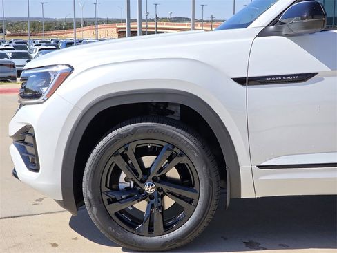 New 2026 Volkswagen Atlas Cross Sport SEL R-Line image 5