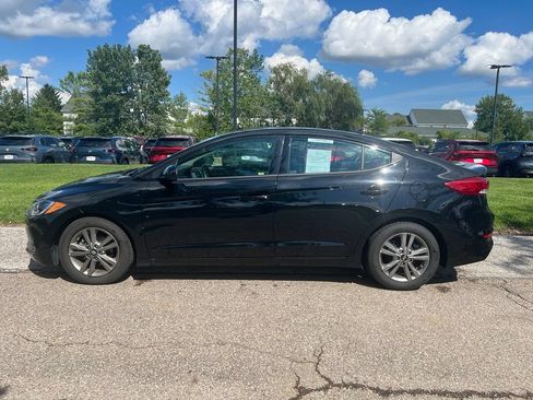 Used 2017 Hyundai Elantra Value Edition FWD image 2