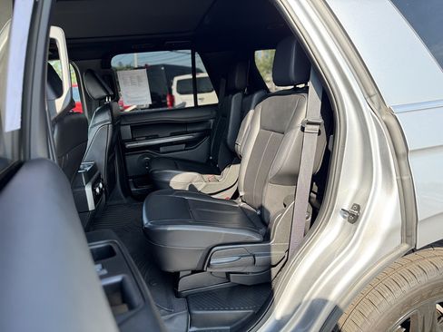 Used 2021 Ford Expedition XLT AWD/4WD image 12