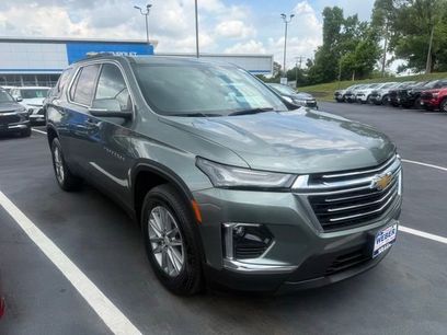 Used 2023 Chevrolet Traverse LT