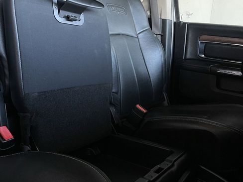 Used 2018 RAM 1500 Laramie image 15