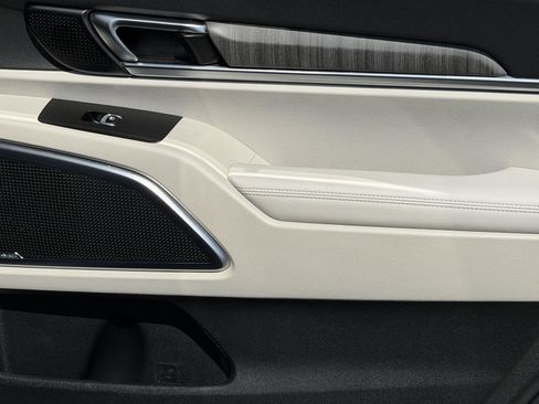 Used 2024 Kia Telluride SX w/ Towing Package image 29