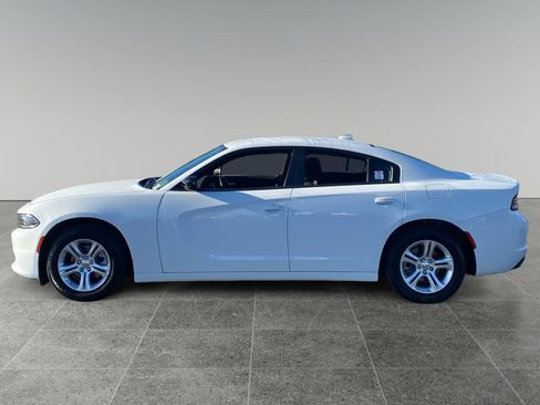 Used 2023 Dodge Charger SXT image 2