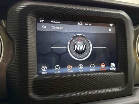 Used 2019 Jeep Wrangler Unlimited Sahara image 21