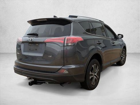 Used 2017 Toyota RAV4 LE image 5