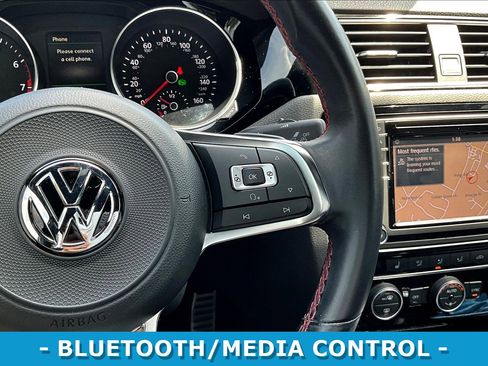 Used 2017 Volkswagen Jetta GLI image 12