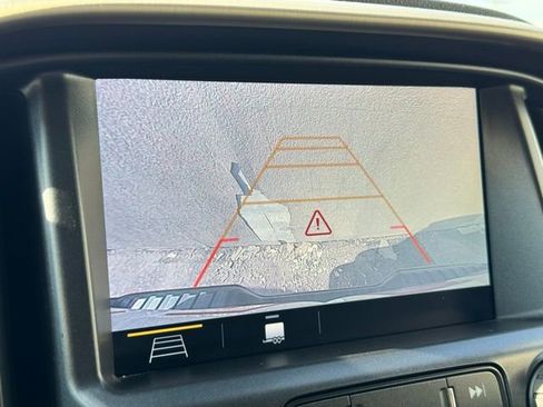 Used 2022 GMC Canyon Denali image 4