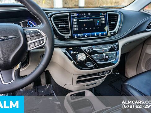 Used 2024 Chrysler Pacifica Limited FWD image 37