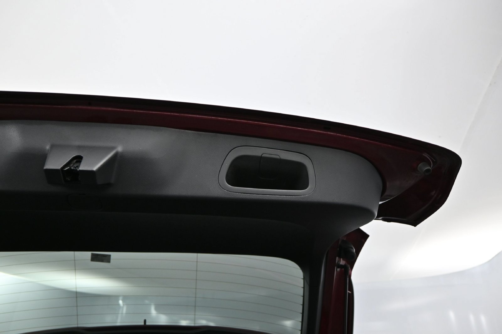Used 2025 Chevrolet Trax LT FWD image 18