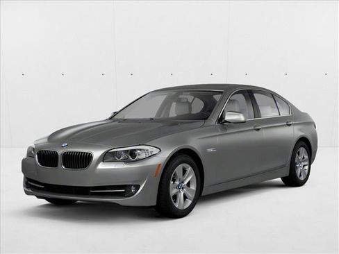 Used 2011 BMW 528i Sedan RWD image 1
