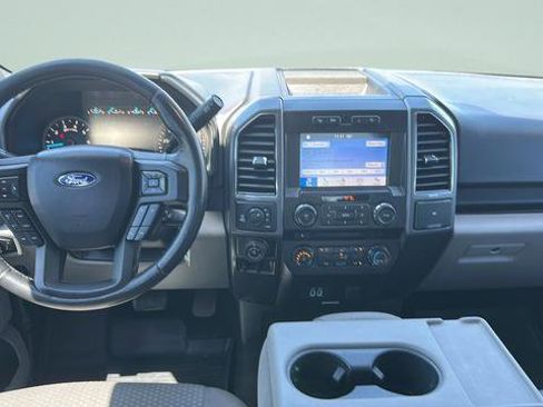 Used 2018 Ford F150 XLT w/ Equipment Group 302A Luxury AWD/4WD image 9