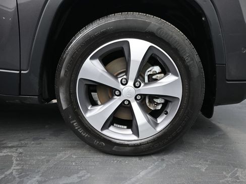 Used 2021 Jeep Cherokee Limited AWD/4WD image 10