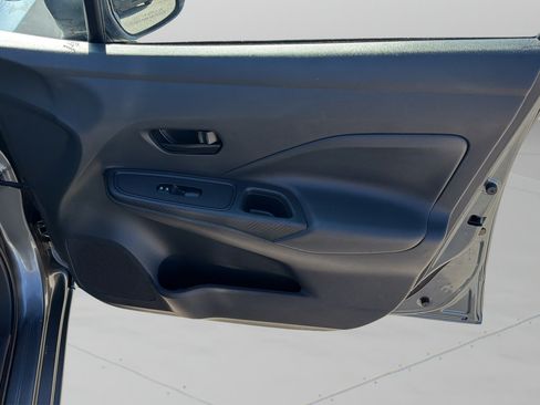 Used 2022 Nissan Versa S FWD image 10