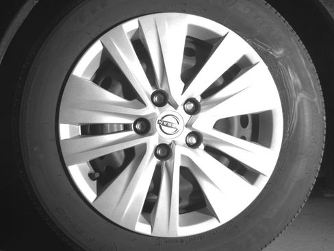 Used 2025 Nissan Sentra S image 12