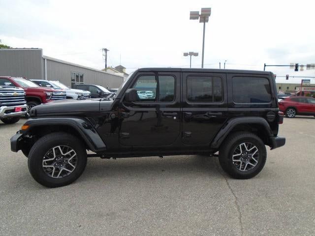 Used 2025 Jeep Wrangler Unlimited Sahara AWD/4WD image 4