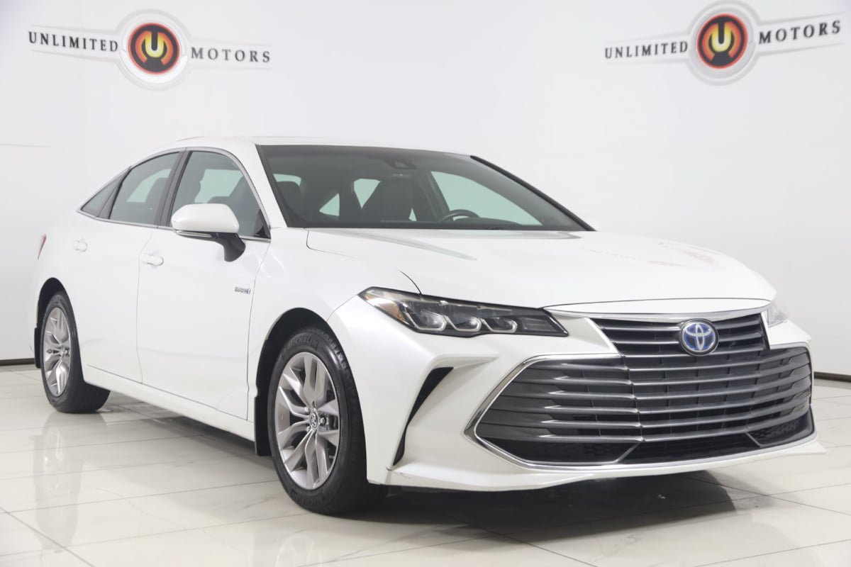 Used 2019 Toyota Avalon XLE w/ Moonroof Package FWD image 17