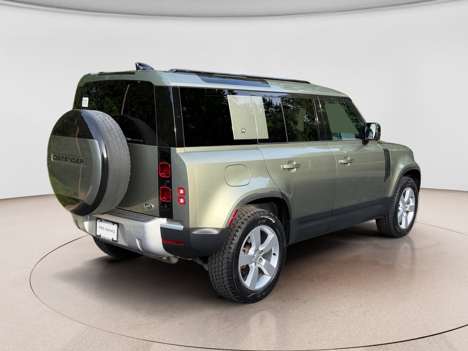 Used 2022 Land Rover Defender 110 S AWD/4WD image 5