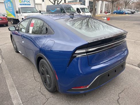 New 2026 Toyota Prius SE image 13