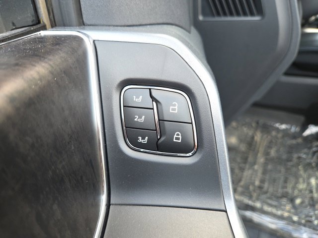 Used 2023 Ford F250 Lariat w/ Lariat Ultimate Package AWD/4WD image 12