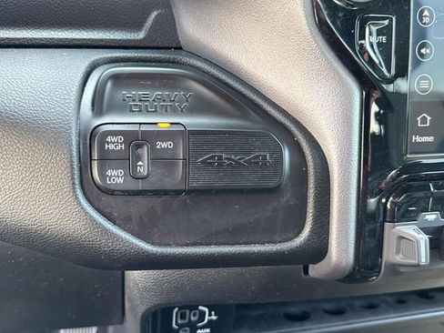 Used 2024 RAM 2500 Big Horn w/ Night Edition AWD/4WD image 19