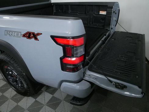 Used 2025 Nissan Frontier PRO-4X w/ Interior Protection Package AWD/4WD image 17