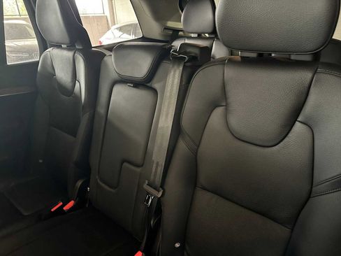 Used 2023 Volvo XC90 B6 Core w/ Protection Package Premier image 12