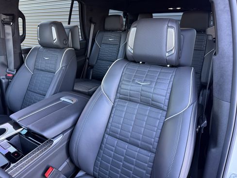 Used 2025 Cadillac Escalade V image 15