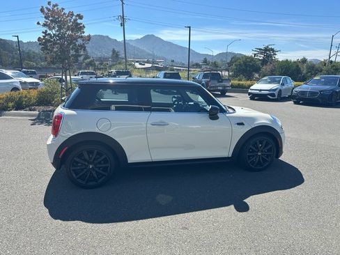 Used 2020 MINI Cooper 2-Door Hardtop FWD image 6